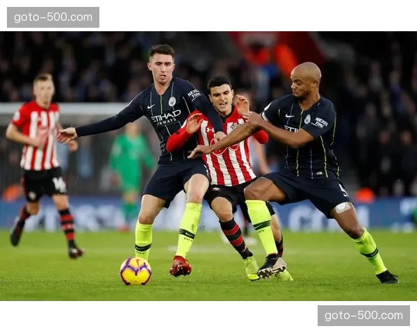 埃弗顿阵地战组织能力不足，过度依赖反击与边路传中